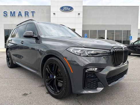 Used 2022 BMW X7 xDrive40i w/ M Sport Package AWD/4WD image 1