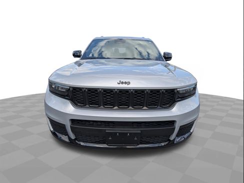 Used 2023 Jeep Grand Cherokee L Laredo AWD/4WD image 9