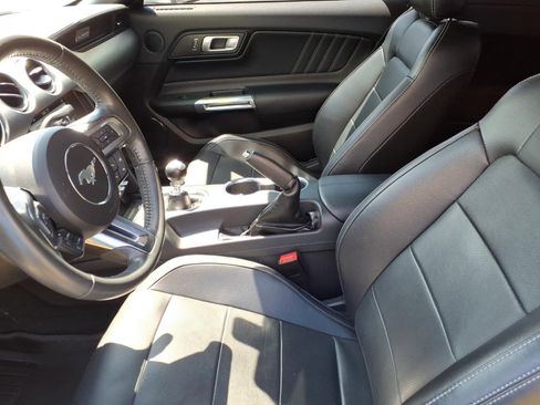 Used 2018 Ford Mustang GT Premium RWD image 17