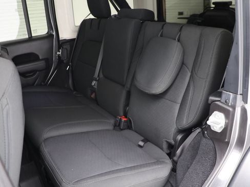 Used 2023 Jeep Wrangler Unlimited w/ Cold Weather Group AWD/4WD image 11