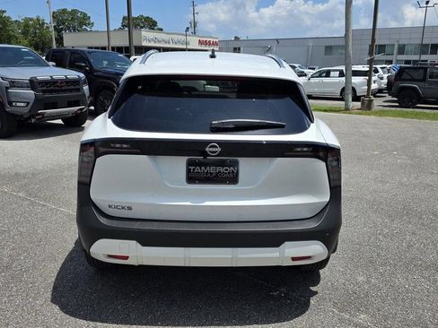 Used 2026 Nissan Kicks SV FWD image 4
