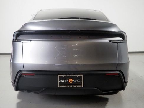 Used 2026 Tesla Model Y Long Range RWD image 54