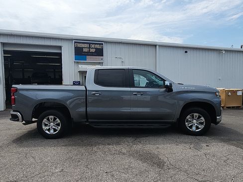 Used 2022 Chevrolet Silverado 1500 LT RWD image 6