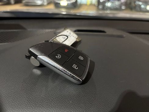Used 2025 Chevrolet Equinox LT FWD image 22