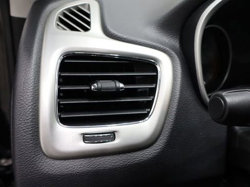 Used 2018 Jeep Compass Latitude w/ Popular Equipment Group image 17