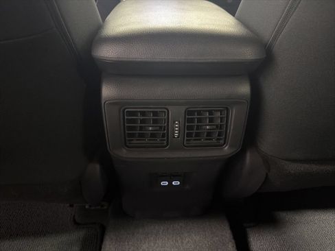 Used 2024 Toyota RAV4 SE w/ Convenience Package AWD/4WD image 18
