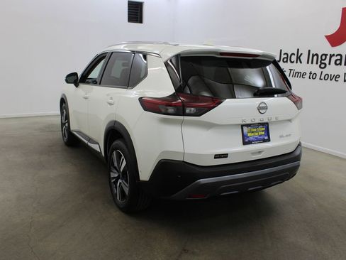 Used 2023 Nissan Rogue SL w/ SL Premium Package AWD/4WD image 3
