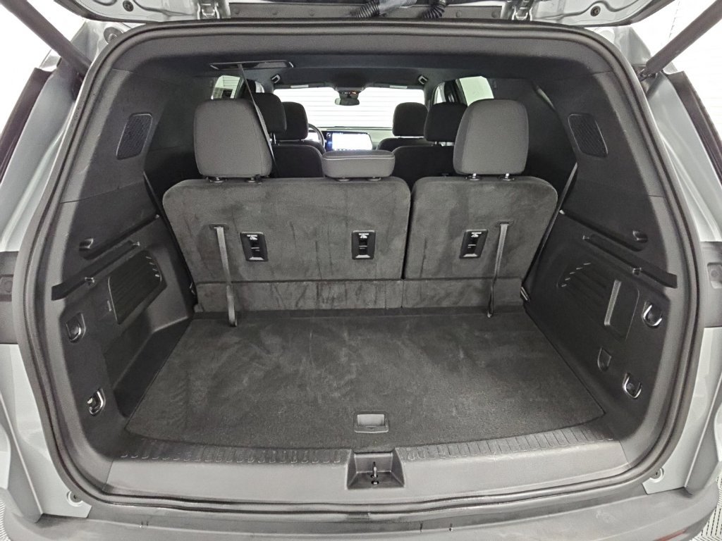 Certified 2026 Chevrolet Traverse LT FWD image 34