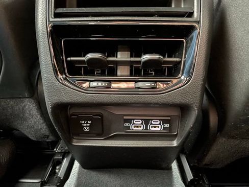 Used 2023 Jeep Grand Cherokee Altitude AWD/4WD image 29