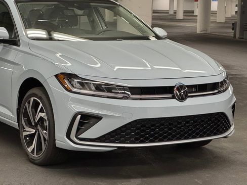 New 2025 Volkswagen Jetta SEL image 40