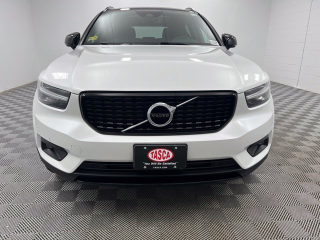 Used 2021 Volvo XC40 T5 R-Design w/ Climate Package AWD/4WD image 3