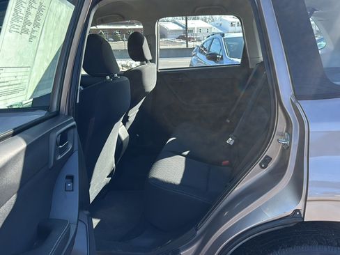 Used 2014 Subaru Forester 2.5i image 17