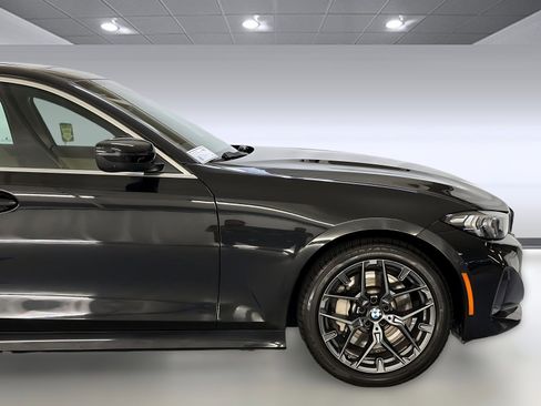 Used 2025 BMW 330i Sedan w/ Convenience Package image 34
