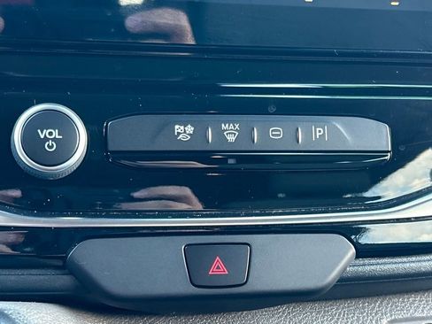 Used 2023 Ford Transit 350 XLT image 40