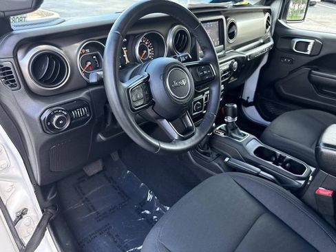 Used 2018 Jeep Wrangler Unlimited Sport S AWD/4WD image 22