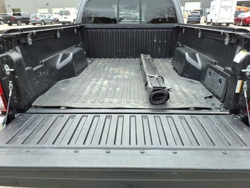 Used 2021 Toyota Tacoma SR5 w/ SR5 Appearance Package (SM) AWD/4WD image 10