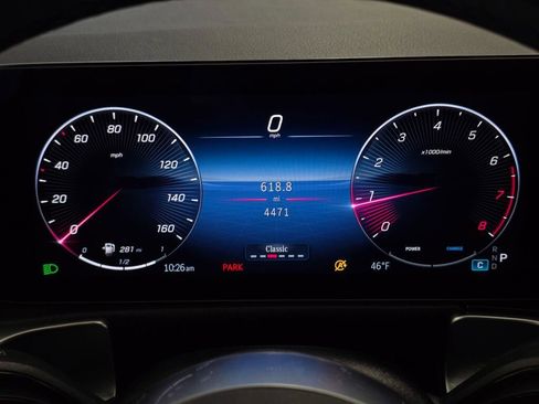 Used 2025 Mercedes-Benz GLB 250 4MATIC image 36