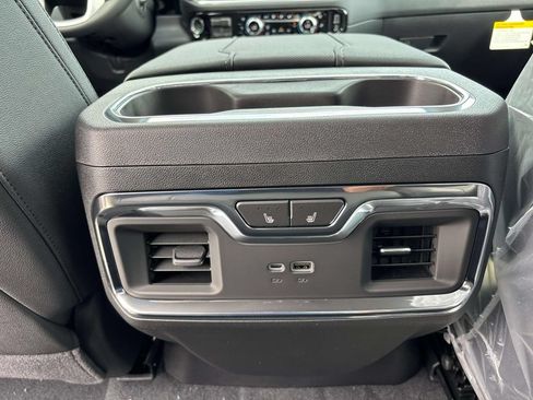 New 2026 GMC Sierra 2500 SLT w/ SLT Premium Package AWD/4WD image 8