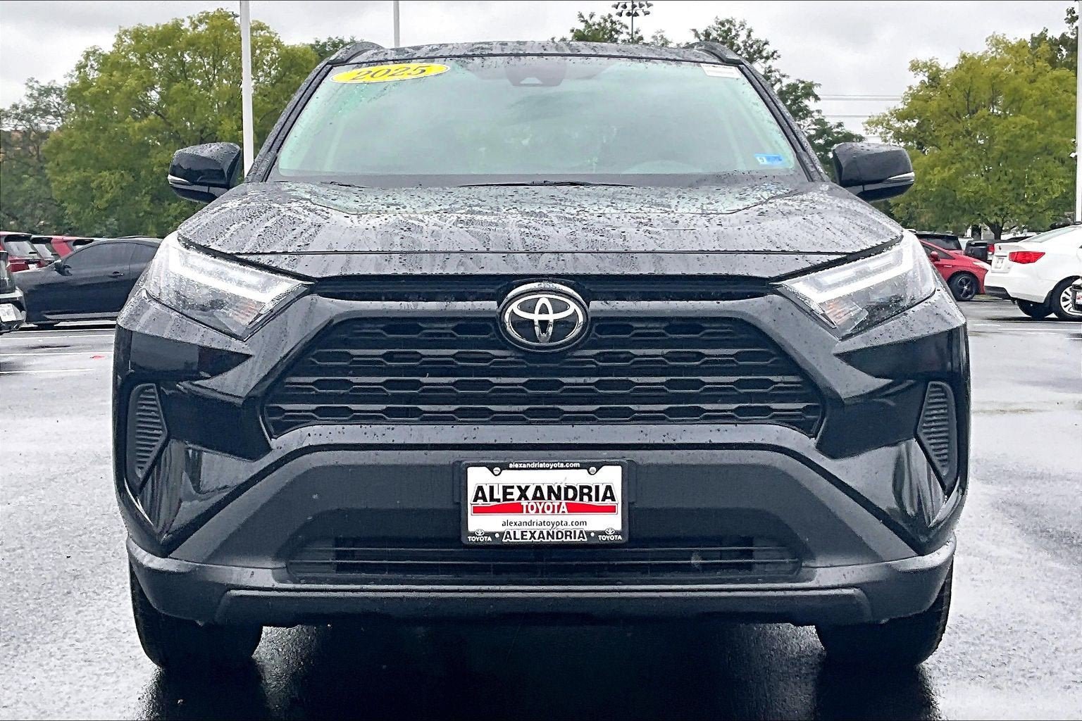 Used 2025 Toyota RAV4 XLE AWD/4WD image 3