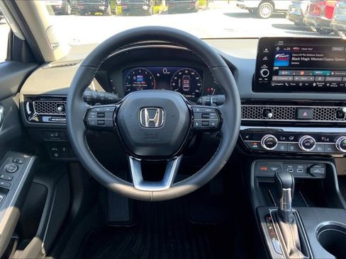 Used 2024 Honda Civic Touring image 4