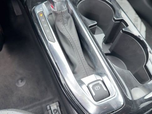 Used 2025 Chevrolet Trax LT w/ LT Convenience Package image 41