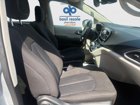 Used 2023 Chrysler Voyager LX FWD image 17