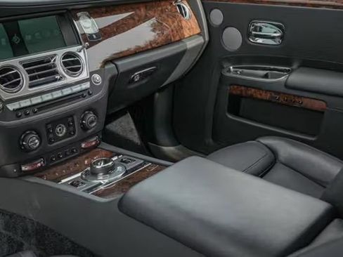 Certified 2016 Rolls-Royce Ghost Extended Wheelbase image 32