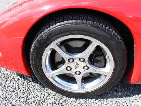 Used 2001 Chevrolet Corvette Convertible w/ Preferred Equipment Group2 RWD image 27