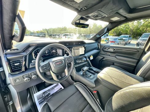 Used 2025 GMC Sierra 1500 AT4X image 10