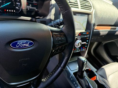 Used 2017 Ford Explorer Limited AWD/4WD image 28