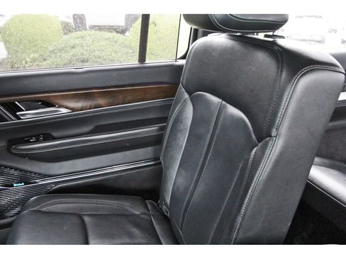 Used 2023 Jeep Grand Wagoneer 4WD image 11