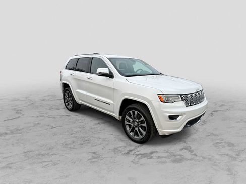 Used 2017 Jeep Grand Cherokee Overland image 2