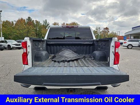 Used 2022 Chevrolet Silverado 1500 High Country w/ Technology Package image 32