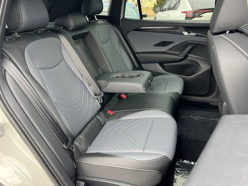 New 2026 Volkswagen Tiguan SE R-Line image 13