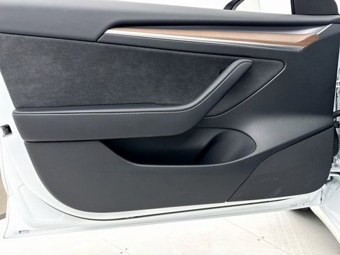 Used 2023 Tesla Model 3 Performance image 34