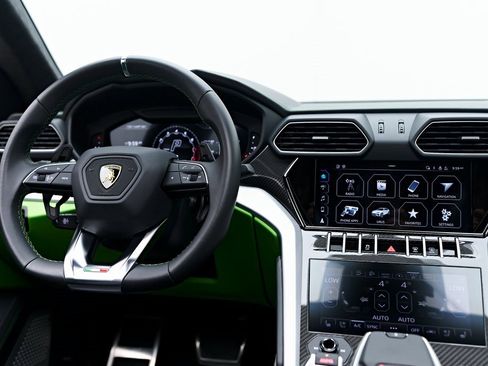 Used 2022 Lamborghini Urus image 61