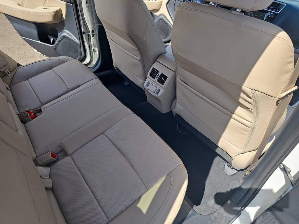 Used 2019 Subaru Outback 3.6R Limited AWD/4WD image 11