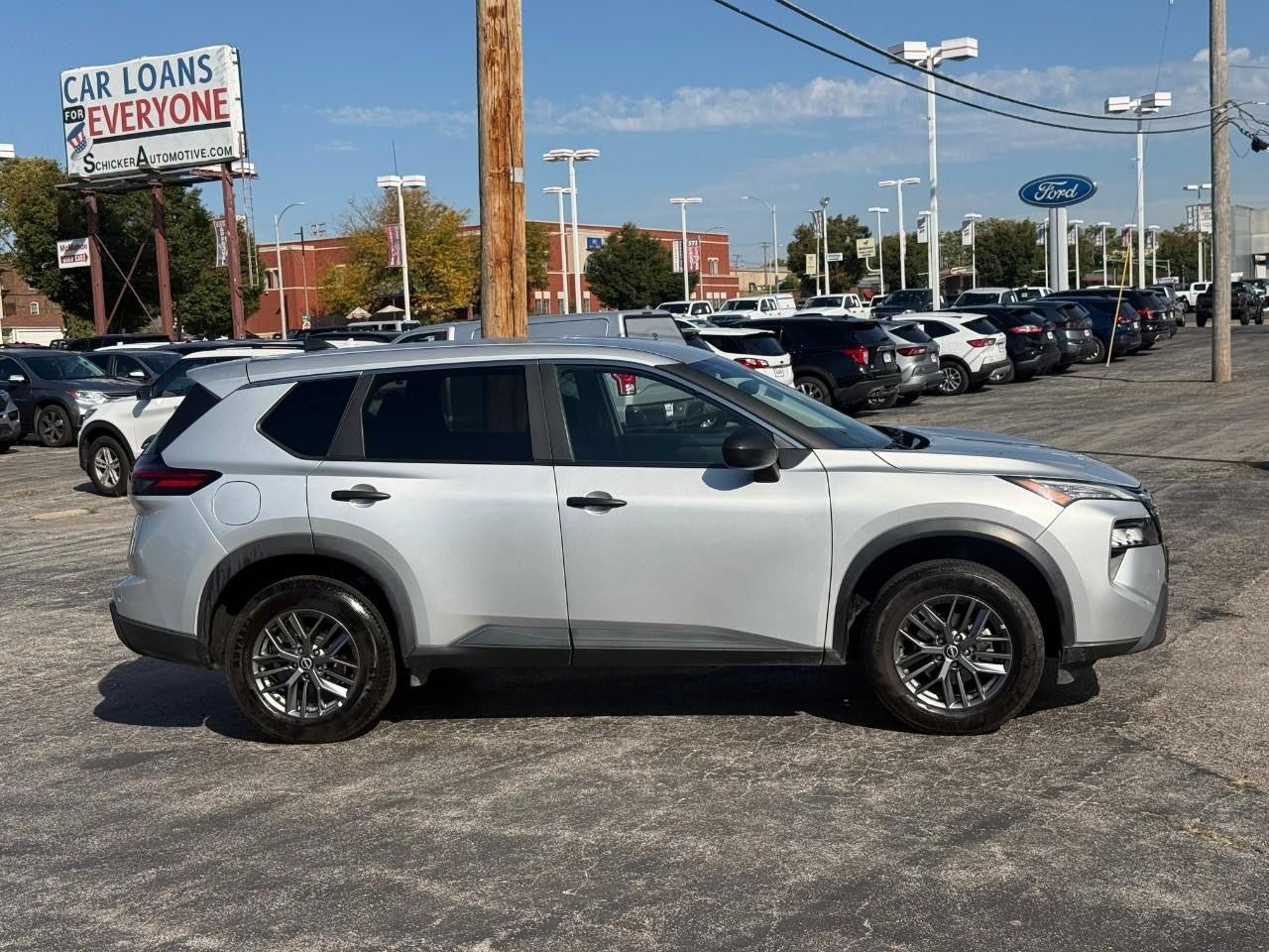 Used 2024 Nissan Rogue S AWD/4WD image 5