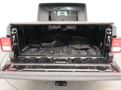Used 2021 Jeep Gladiator Sport image 18