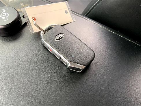 Used 2020 Kia Telluride LX image 14