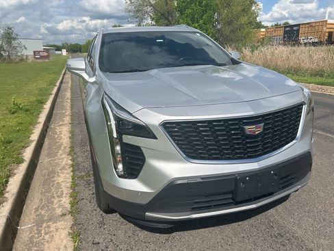 Used 2022 Cadillac XT4 Premium Luxury w/ Safety Alert Package image 3