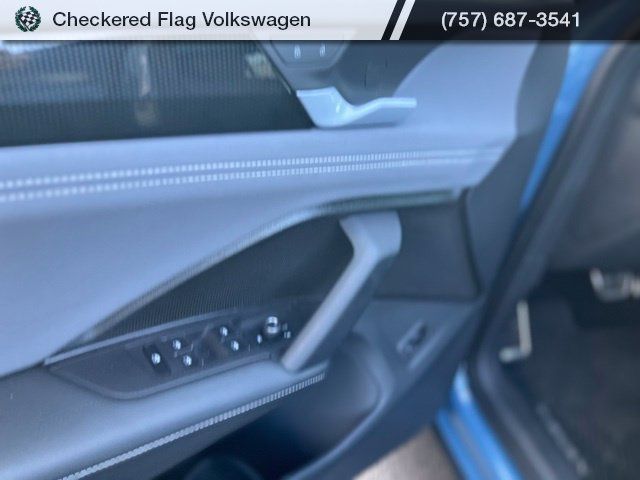 Used 2026 Volkswagen Tiguan SE R-Line AWD/4WD image 13