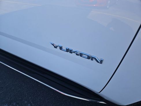 Used 2016 GMC Yukon SLT image 4