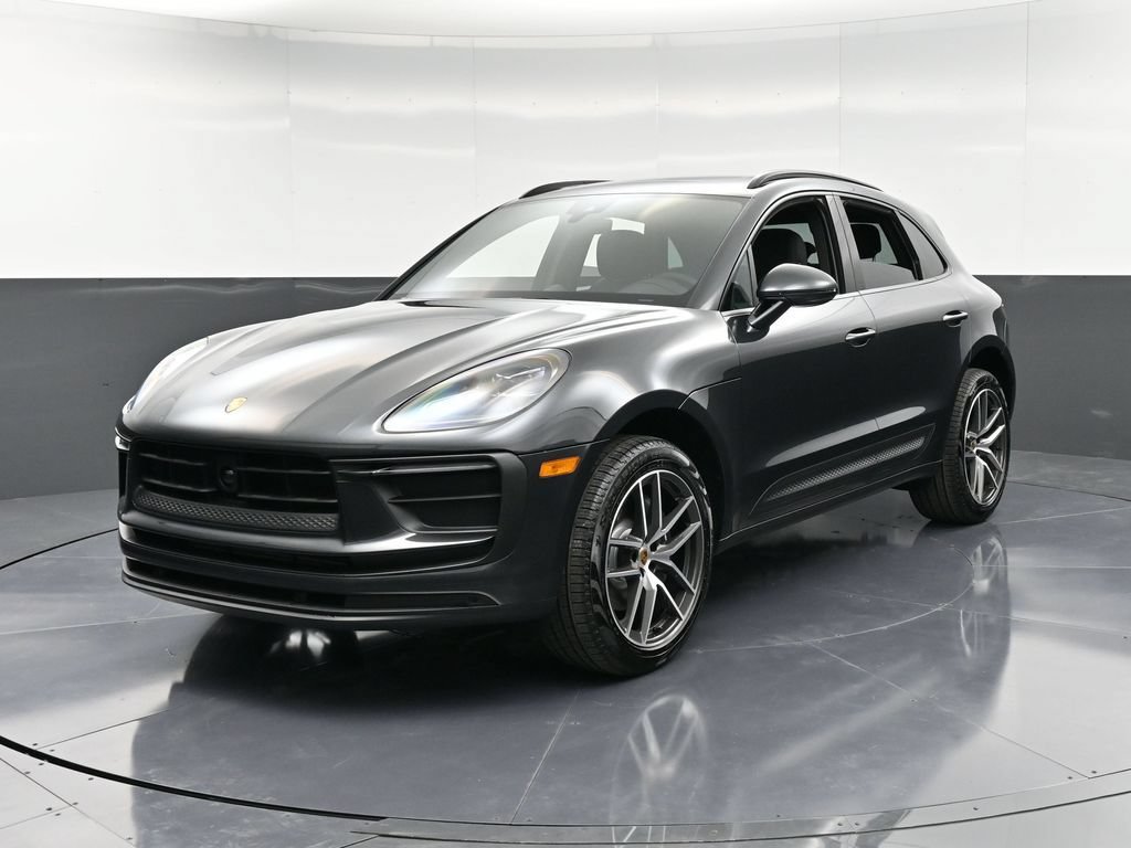 Certified 2026 Porsche Macan AWD/4WD image 6