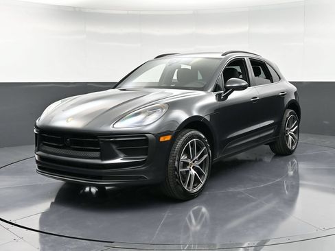 Certified 2026 Porsche Macan AWD/4WD image 6