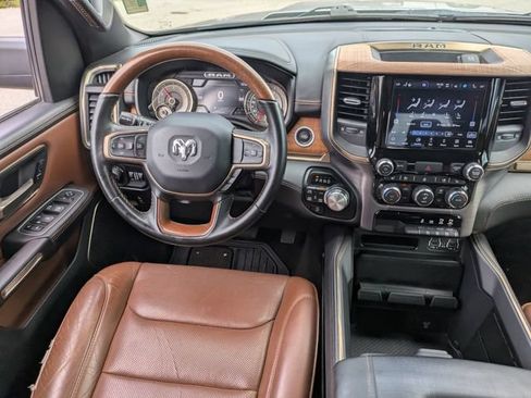 Used 2022 RAM 1500 Limited w/ Body Color Bumper Group AWD/4WD image 18