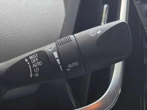 Used 2018 Toyota Prius Prime Advanced FWD image 12