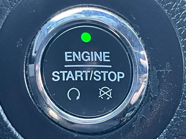 Used 2019 Ford Explorer Limited w/ Ford Safe & Smart Package FWD image 17