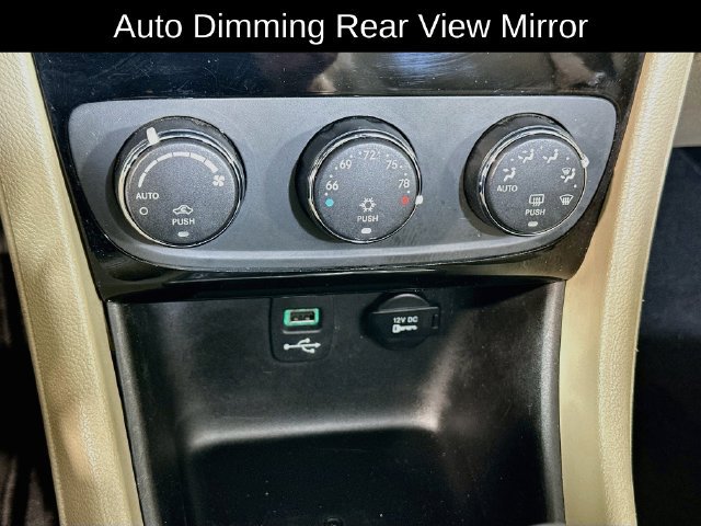 Used 2014 Chrysler 200 Limited FWD image 31