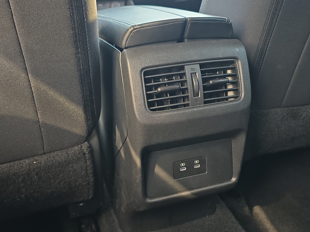Used 2024 Nissan Rogue SV AWD/4WD image 29